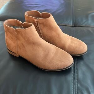 Cute tan bootie